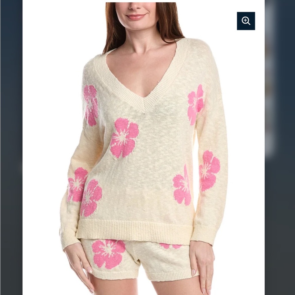 V-neck hibiscus slub sweater by PJ salvage great condition!